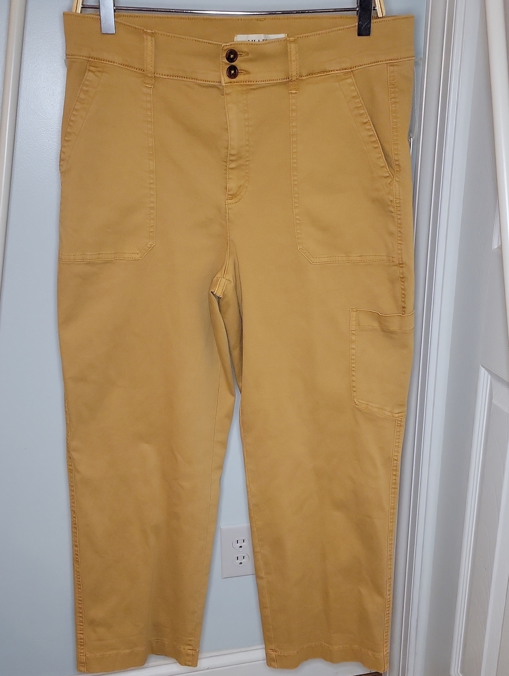 LILA RYAN Golden Yellow Barrel Leg Cargo Pants NWT Size 12